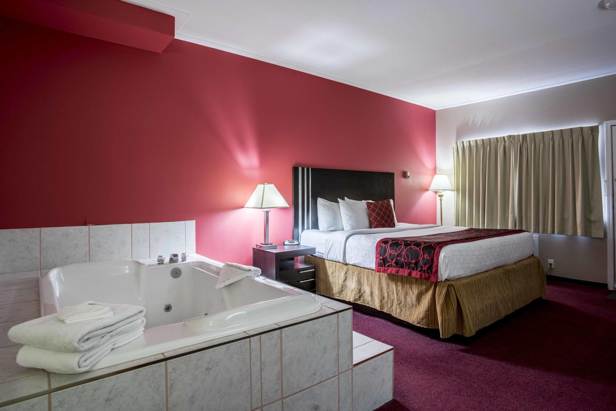 Ramada Limited 100 Mile House Otel Dış mekan fotoğraf