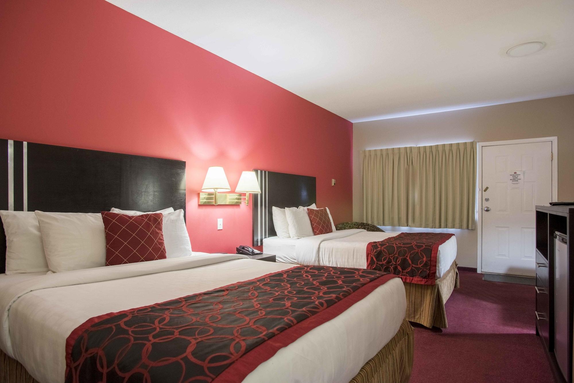 Ramada Limited 100 Mile House Otel Dış mekan fotoğraf