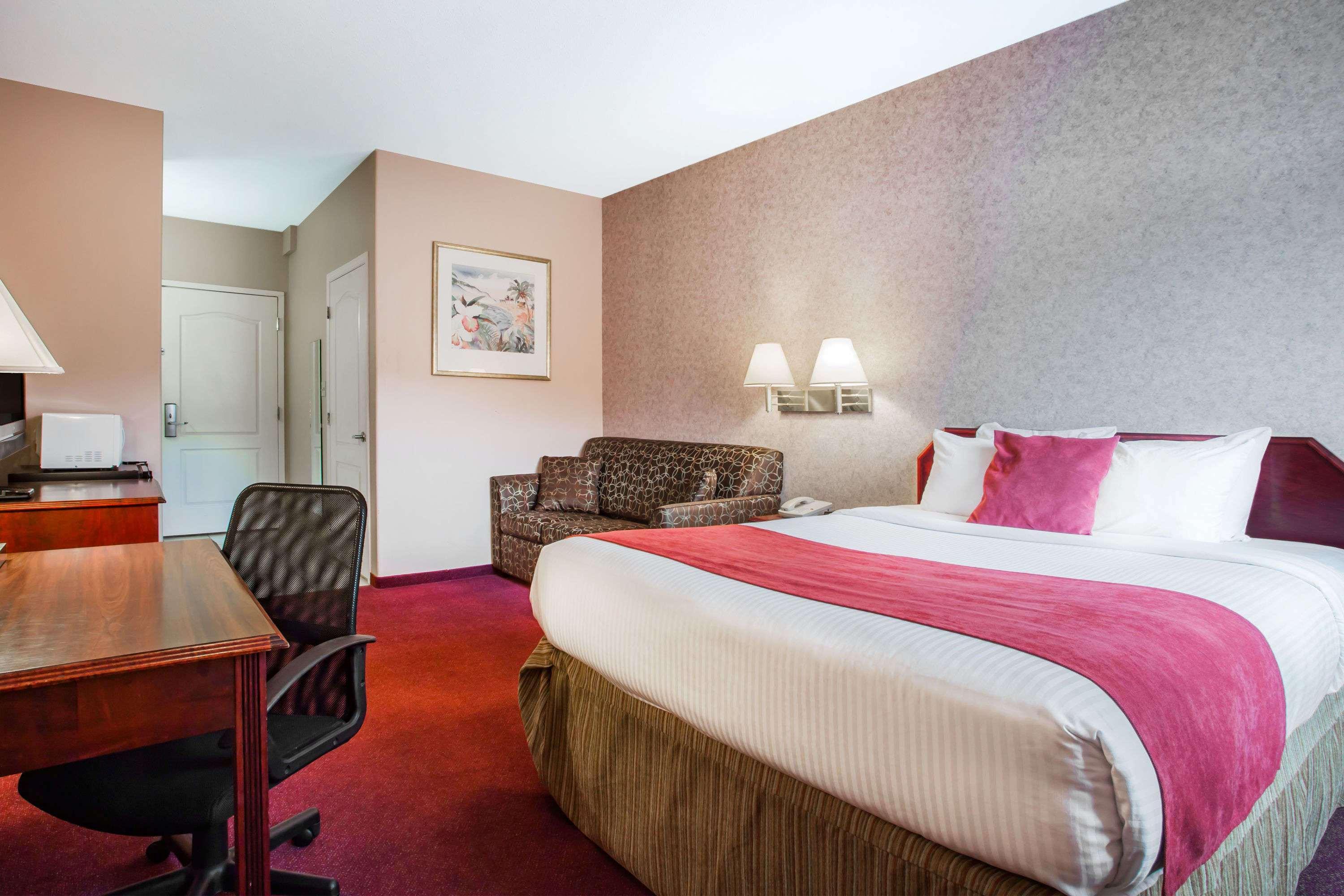 Ramada Limited 100 Mile House Otel Dış mekan fotoğraf